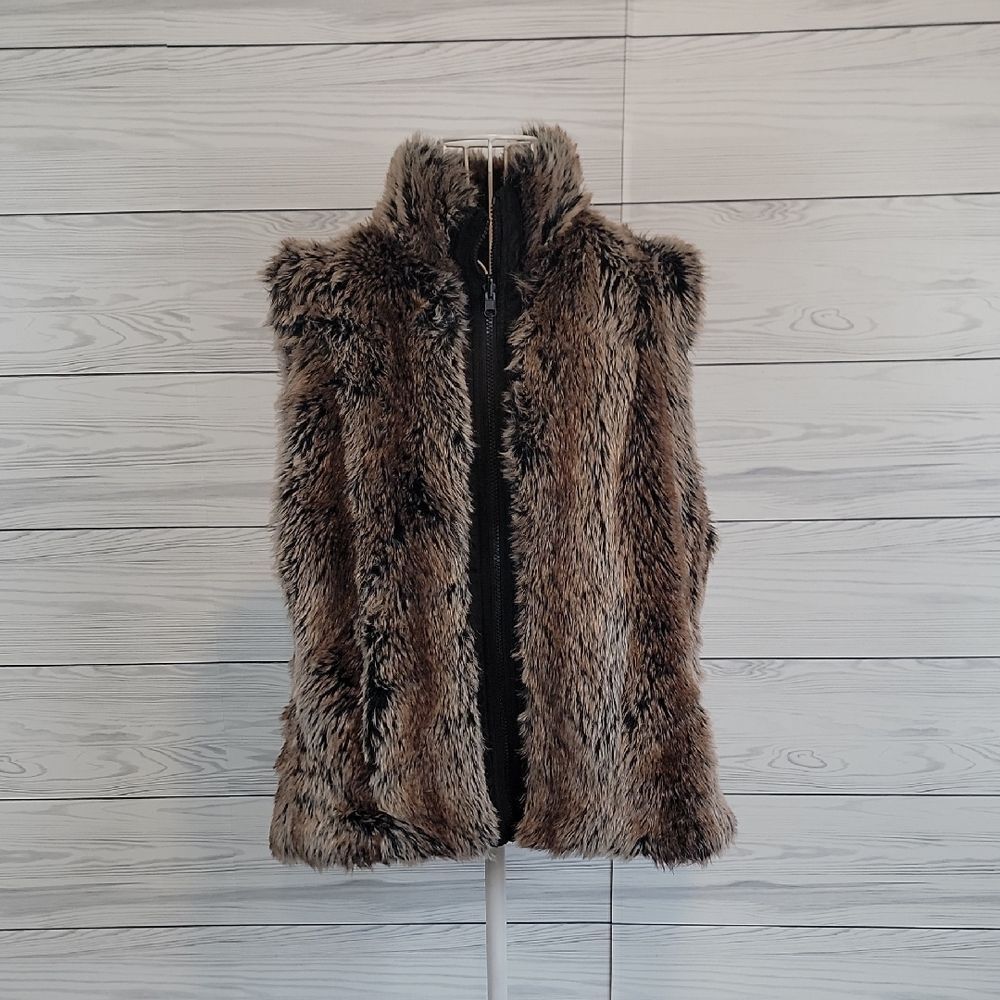 Parkhurst Outdoor Edotion Faux Fur Reversible Vest in Brown and Tan Size M